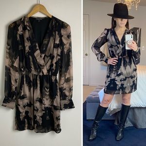 FASHION FUSE Long Sleeve Dress Deep V-Neck Black Tan Pattern Size S